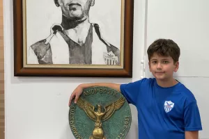 Συγκινητική κίνηση από τον 10χρονο Φίλιππο - Σε δημοπρασία το συλλεκτικό γλυπτό “Φοίνικας”