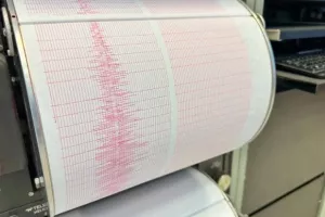 Άγνωστοι βανδάλισαν σεισμολογικό σταθμό στη Σαντορίνη και έκλεψαν απαραίτητο εξοπλισμό