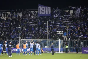 ΔΕΝ υπάρχει περίπτωση να την εγκαταλείψει! 