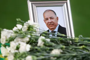 Λουλούδια στη μνήμη του Αυξέντη