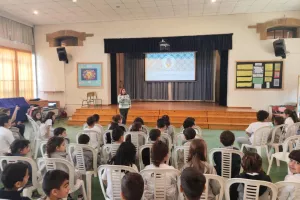 H αξιέπαινη κίνηση για το «Ευ Αγωνίζεσθαι» - Μίλησε στα παιδιά ο Νίκος Σατσιάς