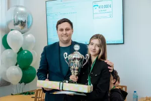 Η Σκακιστική Ακαδημία της Freedom24 έχει ανοίξει στη Λεμεσό, υπό τη διεύθυνση του διεθνούς μάστερ που νίκησε τον Μάγκνους Κάρλσεν.