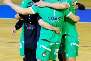 Νίκη και μια... ανάσα απ' τον τελικό η Ομόνοια (Φώτος)