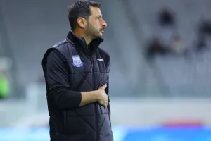 Απόλλων-Νέα Σαλαμίνα: Ανώτεροι οι "γαλάζιοι", αλλά βαθμός...ψυχολογίας για τους "ερυθρόλευκους" (φώτος)