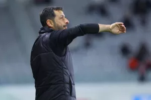 Απόλλων-Νέα Σαλαμίνα: Ανώτεροι οι "γαλάζιοι", αλλά βαθμός...ψυχολογίας για τους "ερυθρόλευκους" (φώτος)