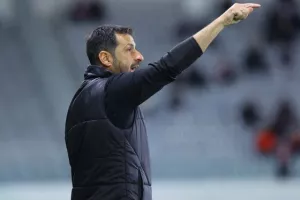Απόλλων-Νέα Σαλαμίνα: Ανώτεροι οι "γαλάζιοι", αλλά βαθμός...ψυχολογίας για τους "ερυθρόλευκους" (φώτος)