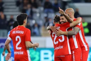 Απόλλων-Νέα Σαλαμίνα: Ανώτεροι οι "γαλάζιοι", αλλά βαθμός...ψυχολογίας για τους "ερυθρόλευκους" (φώτος)