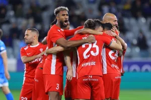 Απόλλων-Νέα Σαλαμίνα: Ανώτεροι οι "γαλάζιοι", αλλά βαθμός...ψυχολογίας για τους "ερυθρόλευκους" (φώτος)