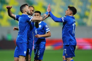 Πάτησε "γκάζι" στην επανάληψη και ντεμπούτο Μάντζιου με το…δεξί