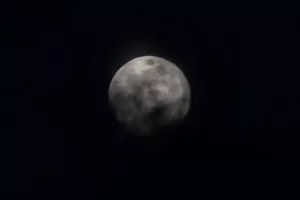 Ολική έκλειψη Σελήνης: Πότε θα γίνει και πού θα είναι ορατό το φαινόμενο