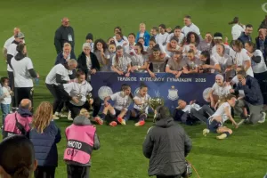 Η στιγμή της απονομής στις Κυπελλούχες (Φώτος/Βίντεο Kerkida)