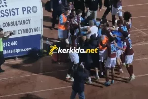 Κάναντι/"Σφαίρα"... στο γήπεδο και στις αγκαλιές των παικτών του! (Βίντεο Kerkida)