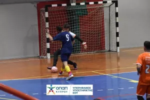 Θέαμα, σασπένς και προβάδισμα τίτλου!