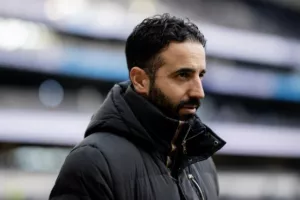 «Αναρωτιόμαστε αν το πρόβλημα βρίσκεται στους παίκτες ή σε όλη την Μάντσεστερ»