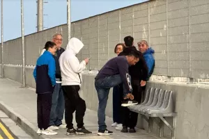 (ΦΩΤΟΣ kerkida) Ξανά με τον κόσμο στο πλευρό του ο Απόλλων