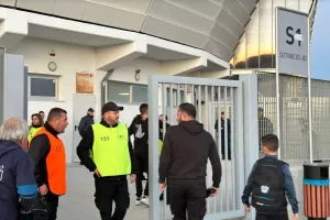 (ΦΩΤΟΣ kerkida) Ξανά με τον κόσμο στο πλευρό του ο Απόλλων