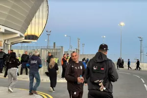 (ΦΩΤΟΣ kerkida) Ξανά με τον κόσμο στο πλευρό του ο Απόλλων