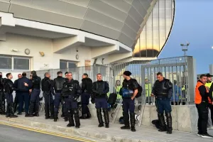 (ΦΩΤΟΣ kerkida) Ξανά με τον κόσμο στο πλευρό του ο Απόλλων