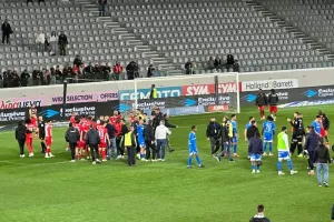 Ένταση μετά το τελικό σφύριγμα (φώτος)