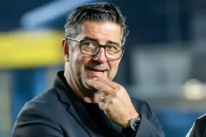 Με απόντες η επιστροφή