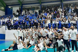 (ΒΙΝΤΕΟ kerkida) Η απονομή στον κυπελλούχο Παφιακό! 