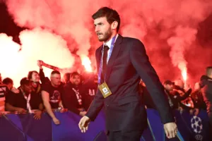 (Βίντεο) "Καυτή" υποδοχή από τους οπαδούς της Παρί Σεν Ζερμέν!