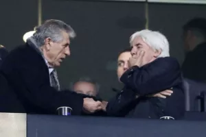 Αναστασιάδης: "Ο Γιοβάνοβιτς είναι αδερφός μου/Bλέπω τον Τζόλη και παθαίνω ζημιά"