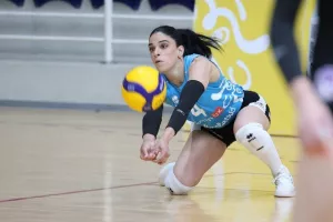 (Φώτος) Η απονομή τροπαίου στην Ολυμπιάδα