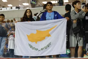 Θέλει τον κόσμο...