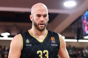 Εκτός επ'αόριστον ο Νικ Καλάθης