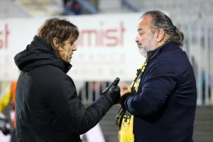 ΑΕΚ: Κοντά στην ομάδα ο Ηλιόπουλος – Επισκέψεις στα Σπάτα και συζητήσεις με Αλμέιδα