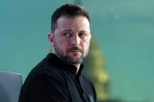 Στη Σαουδική Αραβία ο Ζελένσκι εν όψει των κρίσιμων συνομιλιών με τις ΗΠΑ