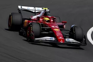 F1 - Χάμιλτον: «Το μονοθέσιο δεν έστριβε, οι αλλαγές το έκαναν αργό»