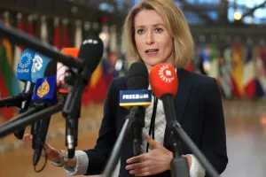 Οι όροι που θέτει η Ρωσία δείχνουν πως δεν θέλει ειρήνη, λέει η Κάγια Κάλας