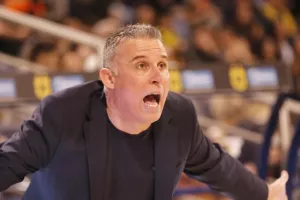 Οργή για τη διαιτησία/"Αυτό που γίνεται είναι ντροπή - Ρε παιδιά έλεος"