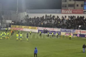 Άφησε ΠΕΝΤΕ βαθμούς!
