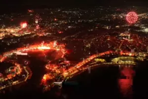 100 χρόνια Ολυμπιακός: Έγινε η νύχτα...μέρα στον Πειραιά (φώτος)