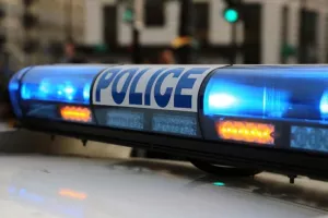 Γαλλία: Νεκρός 17χρονος έξω από σχολείο σε συγκρούσεις μεταξύ συμμοριών