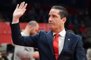 Σφαιρόπουλος: «Πολύ καλή ομάδα ο Ολυμπιακός κι εμείς δεν θα έχουμε σέντερ»