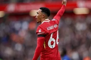 Λίβερπουλ: Αμφίβολος για τον τελικό του League Cup ο Άρνολντ