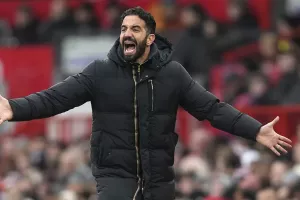 Η σεζόν στην Premier League τελειώνει και η Γιουνάιτεντ δίνει φιλικό, τρεις ημέρες μετά