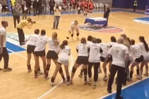 "Τιμούν το σήμα με το ένδοξο τριφύλλι"