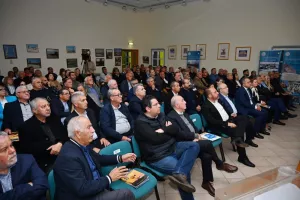 Συγκλόνισε ο αγώνας επιβίωσης των προσφυγικών σωματείων στην εκδήλωση του Μ.Χατζηπαντέλα