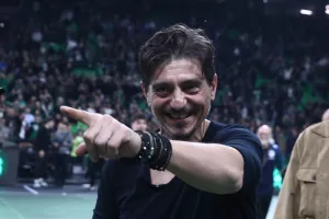 Το αινιγματικό του πόστ με Γιούλ με φόντο τα playoffs 