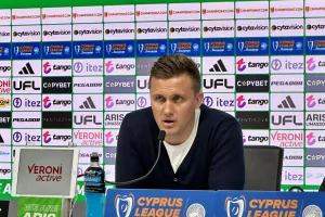 "Μόνο ο Άρης έπαιζε σήμερα/Δεν ξέρω αν είδαμε fair play... είναι ντροπιαστικό"