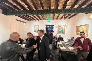 (Βίντεο/Φώτος kerkida) Δείπνο σε χορηγούς και δημοσιογράφους