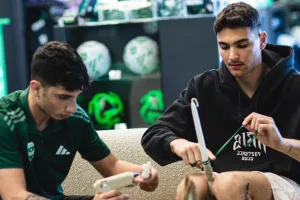 Χειροποίητες λαμπάδες για καλό σκοπό