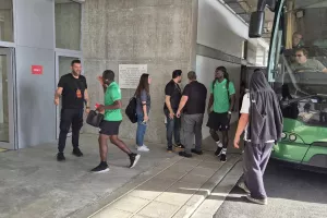 (Φώτος Kerkida) Η άφιξη ΑΕΚ και Ομόνοιας στην ''Αρένα''