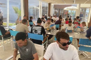 Τους τραπέζωσε... ο Πρόεδρος (Φώτος)