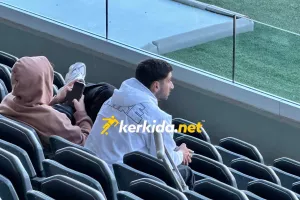 (Φώτος Kerkida) Με πατερίτσες δίπλα στην ΑΕΛ ο Νεοφύτου